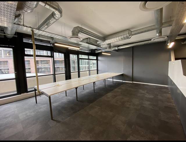 233M² OFFICE TO LET IN GARDENS